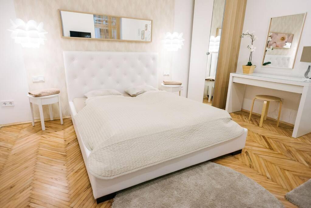 Stylish Apartment At Parliament — Fotók 2